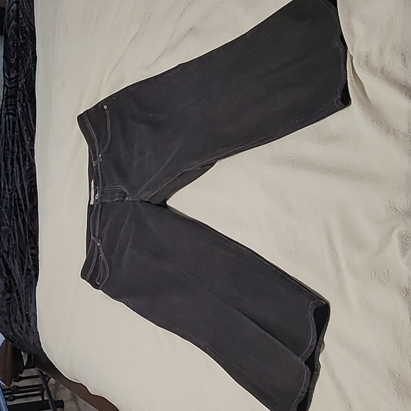 Chico's Platinum Black Denim Jeans Short Size 2.5 Size 14 - Picture 5 of 10